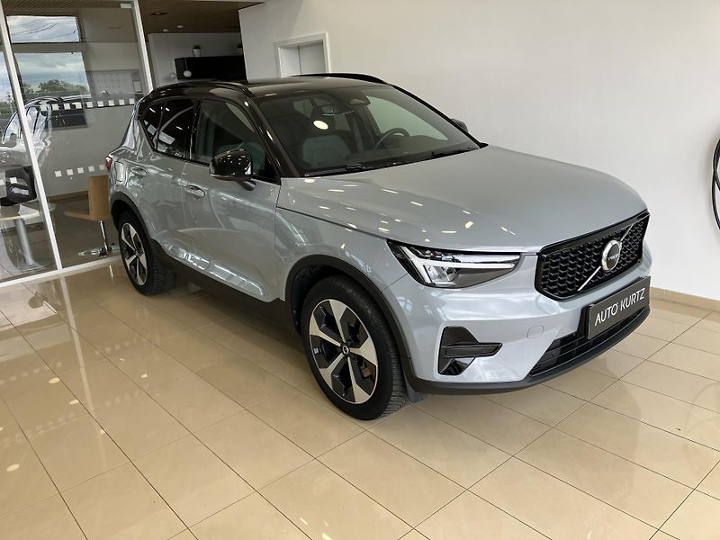 Volvo XC40 B3 FWD Plus Dark AT7 - fotografie inzerátu