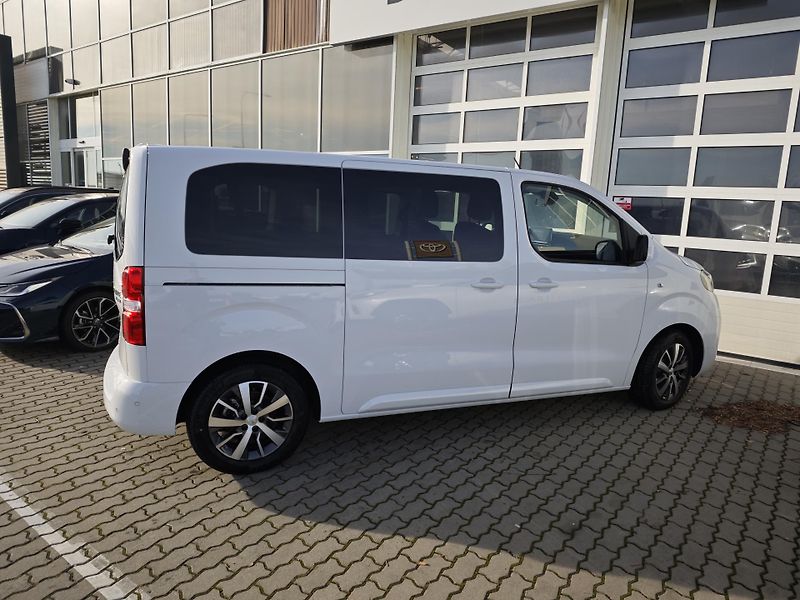 Toyota ProAce Verso (2024) 2.0D - 6 MT 144 L1 Family 8s - fotka 5 z 13