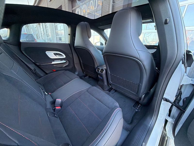 Mercedes-Benz CLA 250+ s technologií EQ - fotka 27 z 36