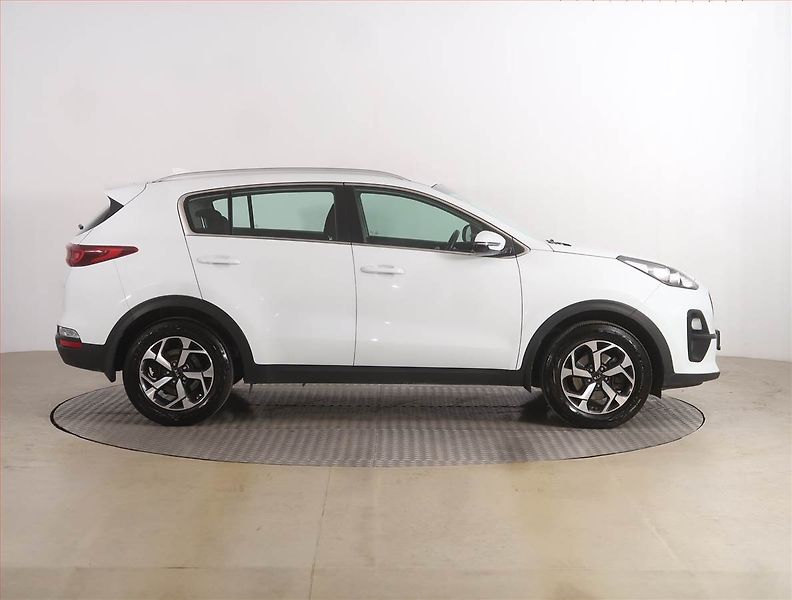 Kia Sportage (2019) 1.6 GDI, Navi, Tempomat - fotka 6 z 18