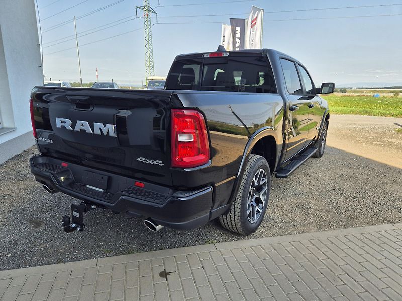 Dodge RAM (2025) 1500 Laramie Sport 3.0l - fotka 5 z 17