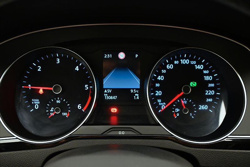 Volkswagen Passat 2,0 TDI 110 kW DSG Elegance Zá - fotka 16 z 33