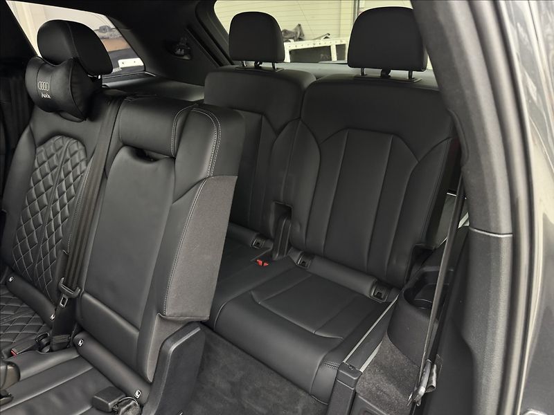 Audi SQ7 4,0 CERAMIC 7MÍST NV MASÁŽ TZ - fotka 43 z 53