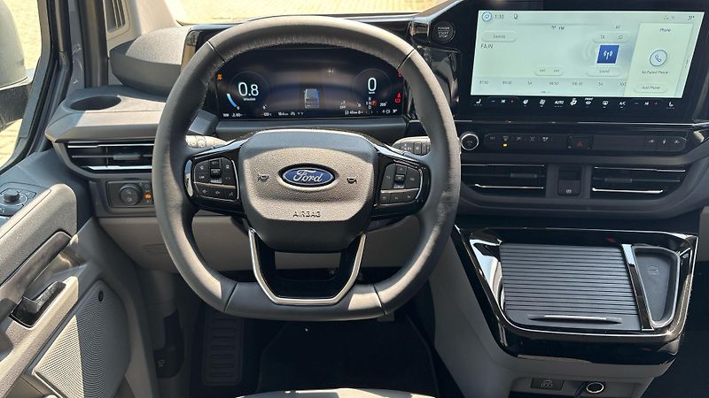 Ford Tourneo Custom (2026) 2.0 AWD Titanium X L2 + Tažné - fotka 10 z 39
