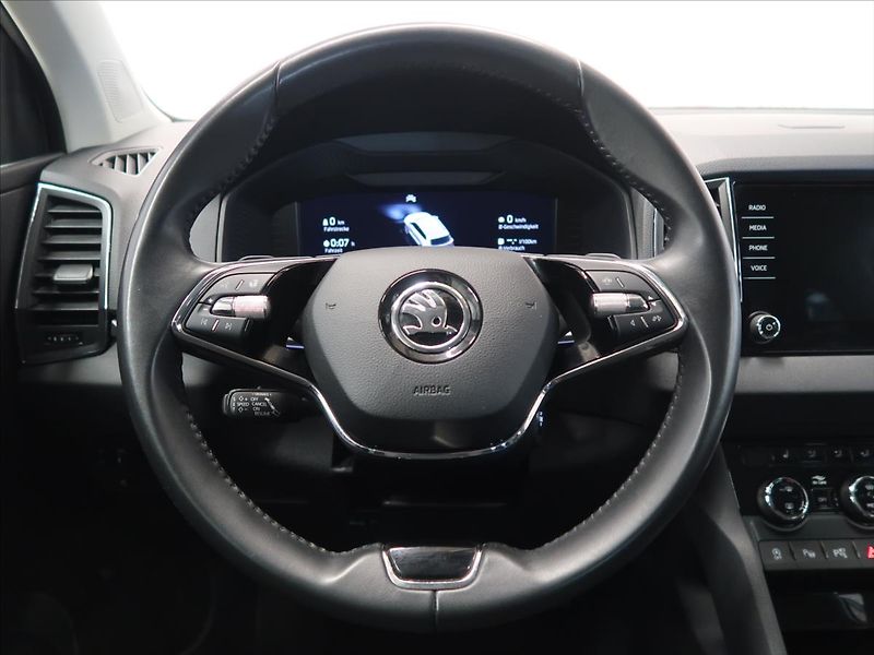 Škoda Karoq 2,0 TDI DSG Tour 1.majitel - fotka 23 z 42