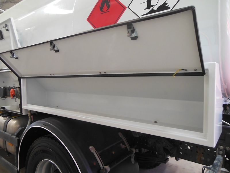 Mercedes-Benz 1832 Arocs, ADR, Cisterna pro - fotka 24 z 39
