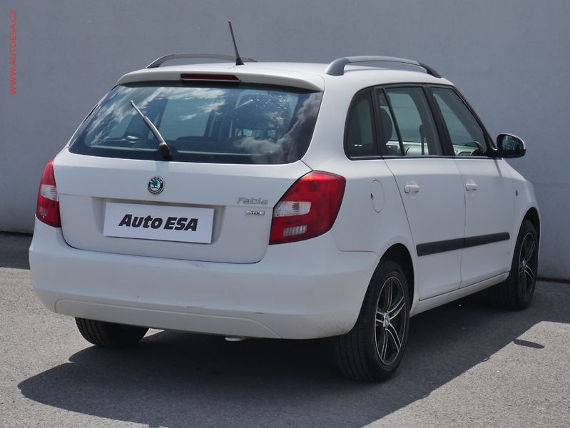 Škoda Fabia (2012) 1.6 TDi, Ambiente - fotka 4 z 17
