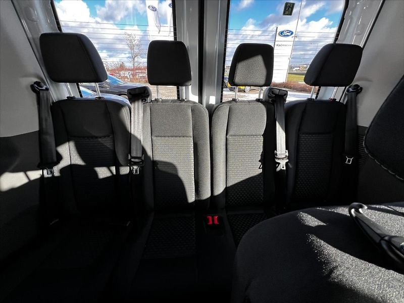 Ford Transit (2025) 2,0 EcoBlue BUS 18míst AUT L4 - fotka 18 z 37
