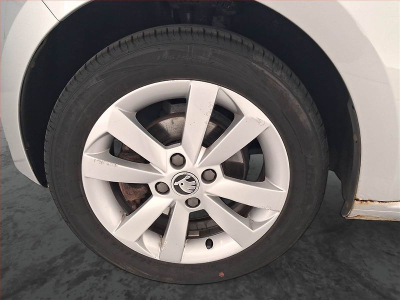 Škoda Citigo (2014) Ambition 1.0 MPI, Tempomat - fotka 15 z 19