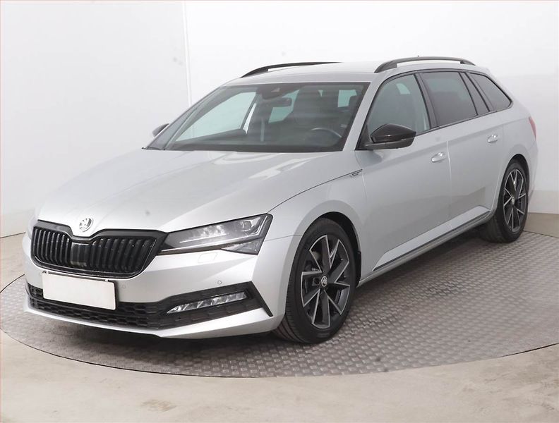 Škoda Superb (2023) Sportline 2.0 TDI - fotka 2 z 18