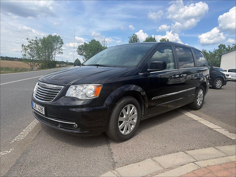 Chrysler Town & Country (2016) 3,6 Limited DVD 2016 - fotka 2 z 20