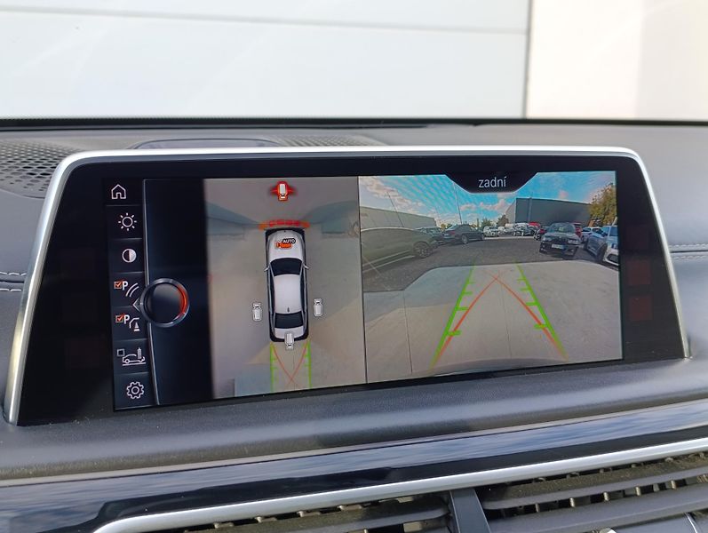 BMW Řada 7 750Li xDRIVE ČR 1.MAJ DPH - fotka 30 z 47