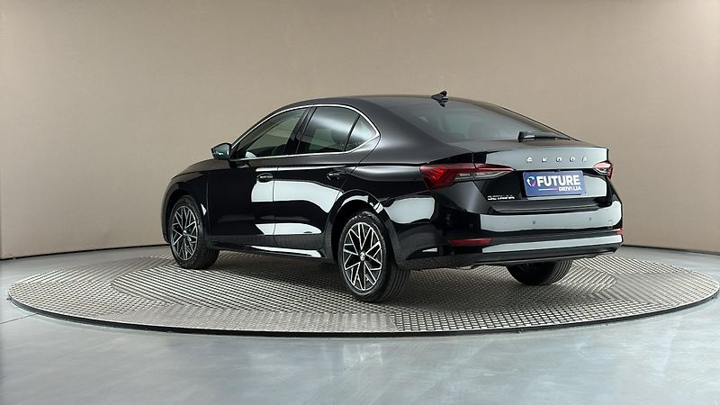 Škoda Octavia 2.0 TDI DSG Style - fotka 2 z 29