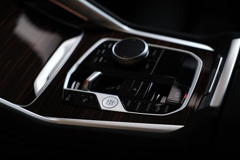 BMW X6 xDrive30d - fotka 12 z 18