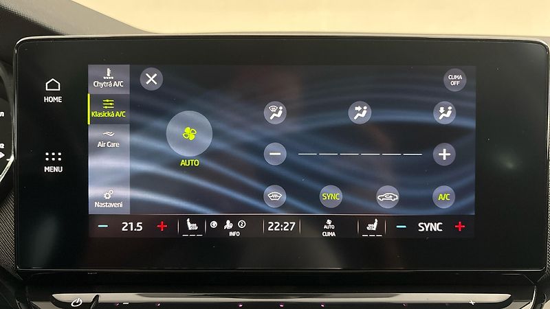 Škoda Octavia 2.0 TDI DSG 4x4 Style Combi - fotka 26 z 29