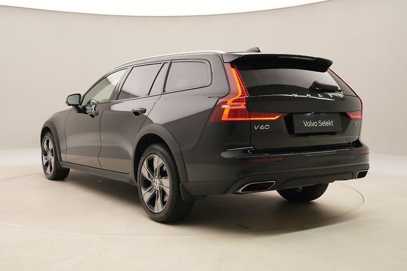 Volvo V60 CC B5 AWD MOMENTUM AUT - fotka 11 z 53