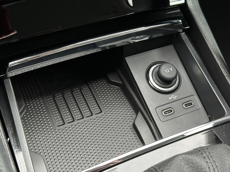 Škoda Karoq 2.0TDi DSG 4x4 150PS Matrix-LE - fotka 37 z 47