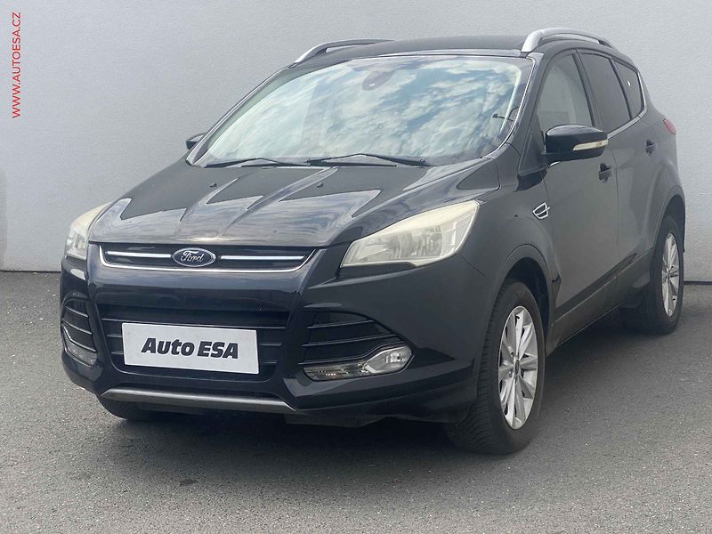 Ford Kuga (2015) 2.0 TDCi, Titanium, navi, TZ - fotka 3 z 16