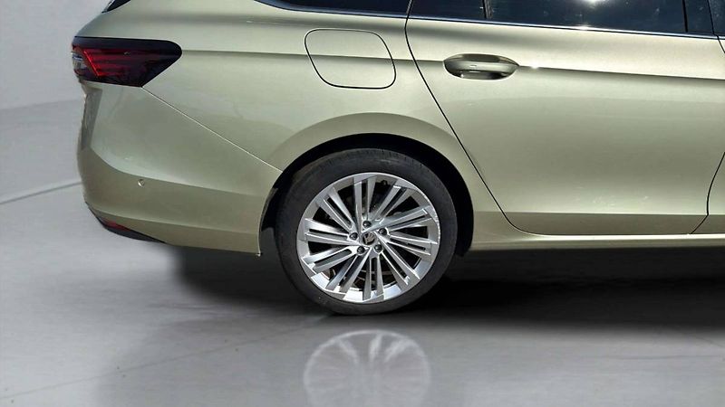 Škoda Superb Combi L&K 2,0 TDI 110kW DSG7/. - fotka 23 z 24