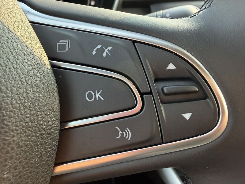 Renault Kadjar 1.6 TCE ENERGY BOSE TAŽNÉ - fotka 21 z 52