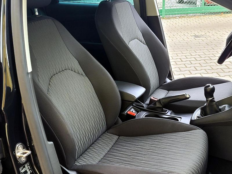 Seat Leon 2,0 TDI Style *SERV.KNÍŽKA* - fotka 24 z 45