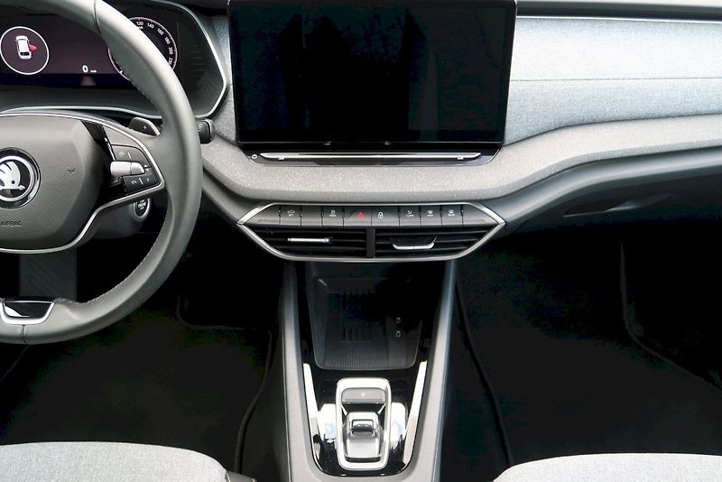 Škoda Octavia (2024) Combi Top Selection 2.0 TDI 11 - fotka 24 z 28
