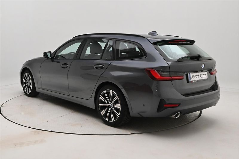 BMW Řada 3 2,0 320d 140 kW STEPTRONIC Zár - fotka 7 z 31