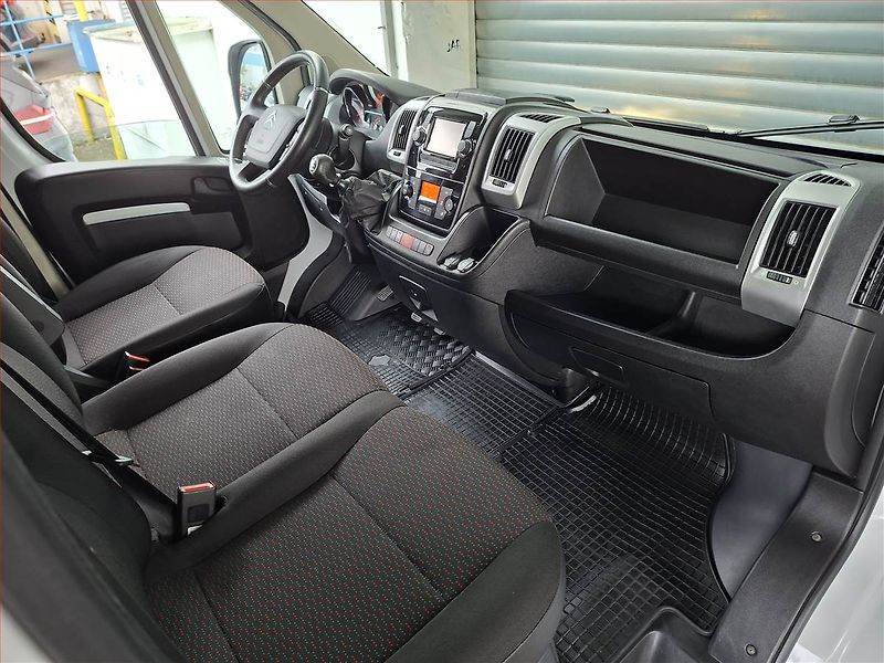 Citroën Jumper (2022) 2.2 BlueHDi, L3H2, 13m3, 1.0t - fotka 8 z 17