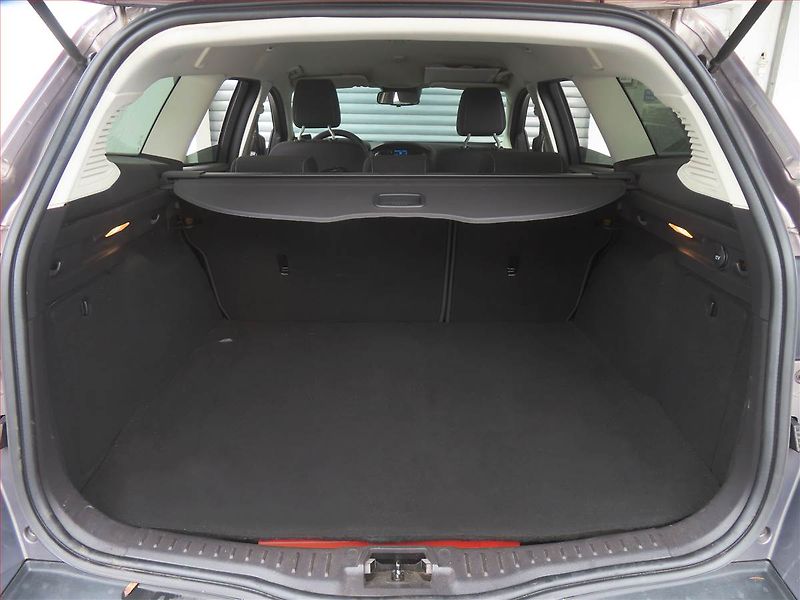 Ford Focus (2012) 1.6 TDCi, Tažné, rezervace - fotka 14 z 15