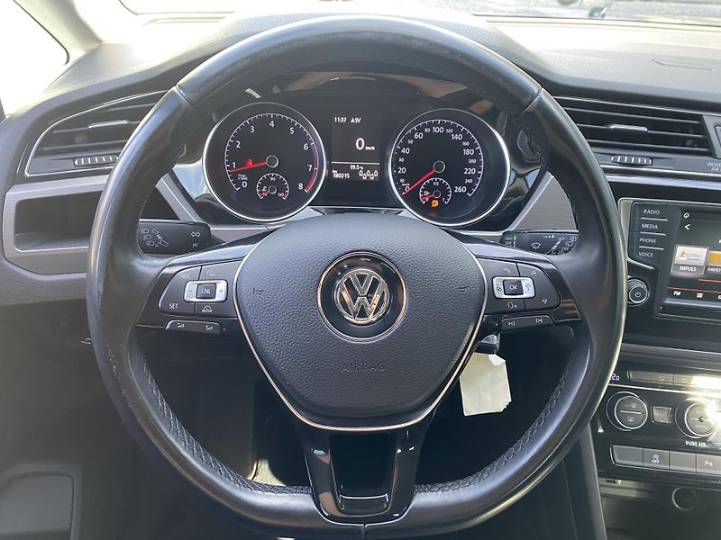 Volkswagen Touran 1.4TSI 110kW-1xMAJ-7MÍST-NAVI - fotka 17 z 44
