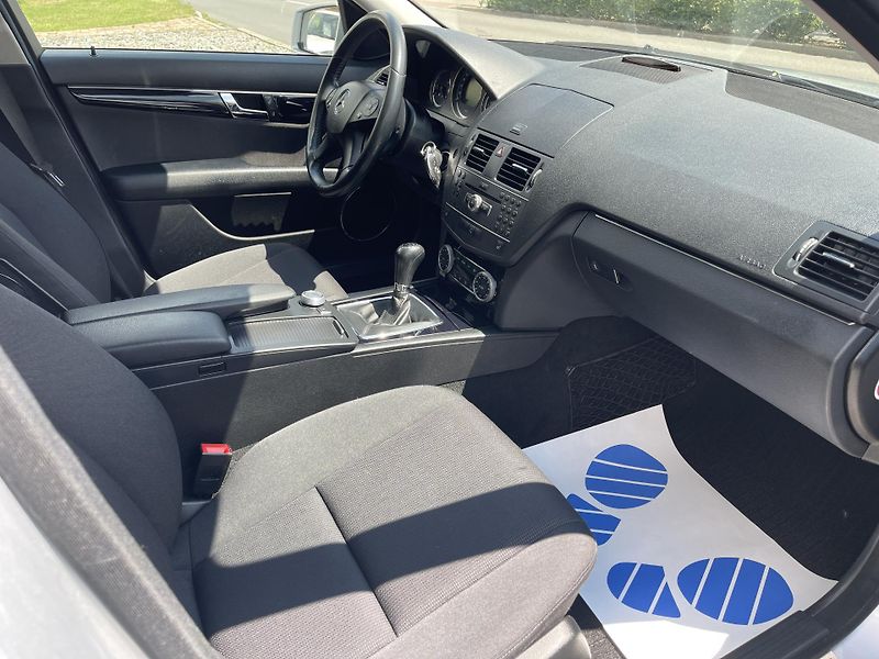 Mercedes-Benz Třídy C 200 CDI 100 KW ALU SERVIS - fotka 9 z 14