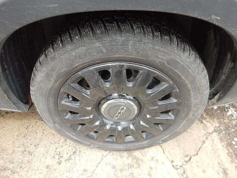 Fiat 500L 1.4i, KLIMA, 70 kW, TAŽNÉ - fotka 16 z 28