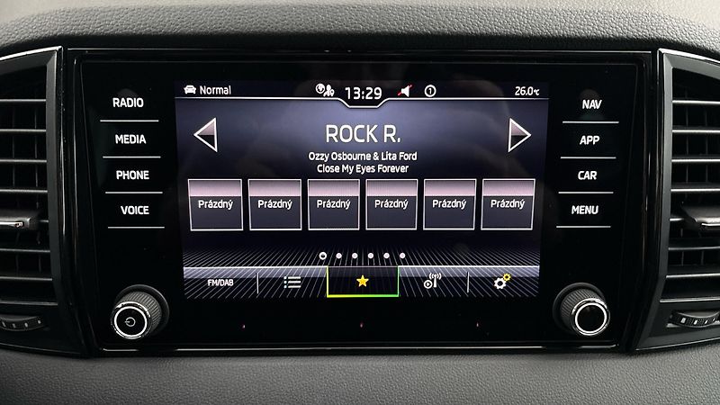 Škoda Karoq 1.5 TSI DSG Sportline - fotka 11 z 26