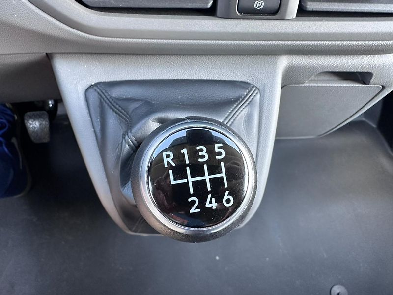 Volkswagen Transporter T7 2.0 TDI 110kW  - fotka 14 z 16