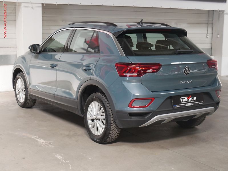 Volkswagen T-Roc (2023) 1.5TSi, 2.maj,ČR, Life, LED - fotka 4 z 25