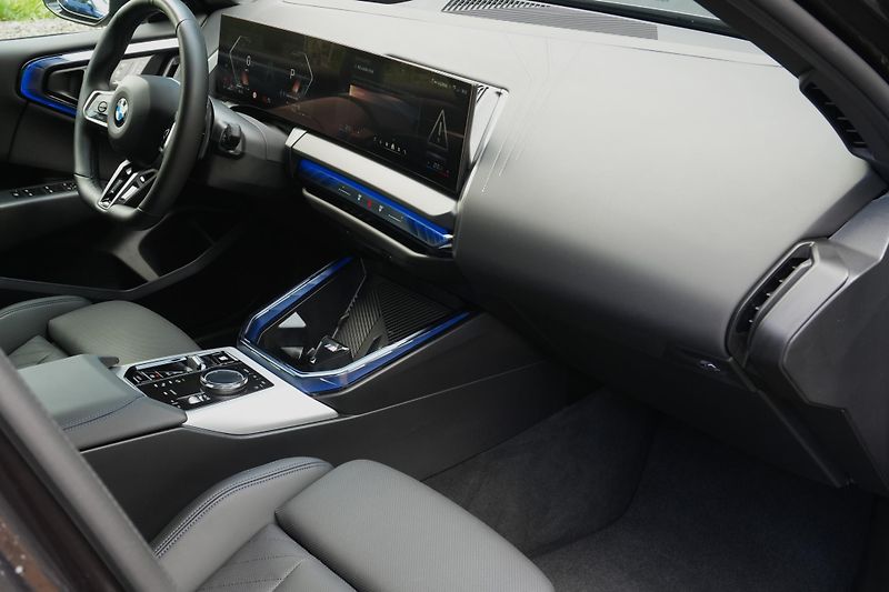 BMW X3 20d, Tažné, HUD, ACC, 360°,H/K - fotka 50 z 50
