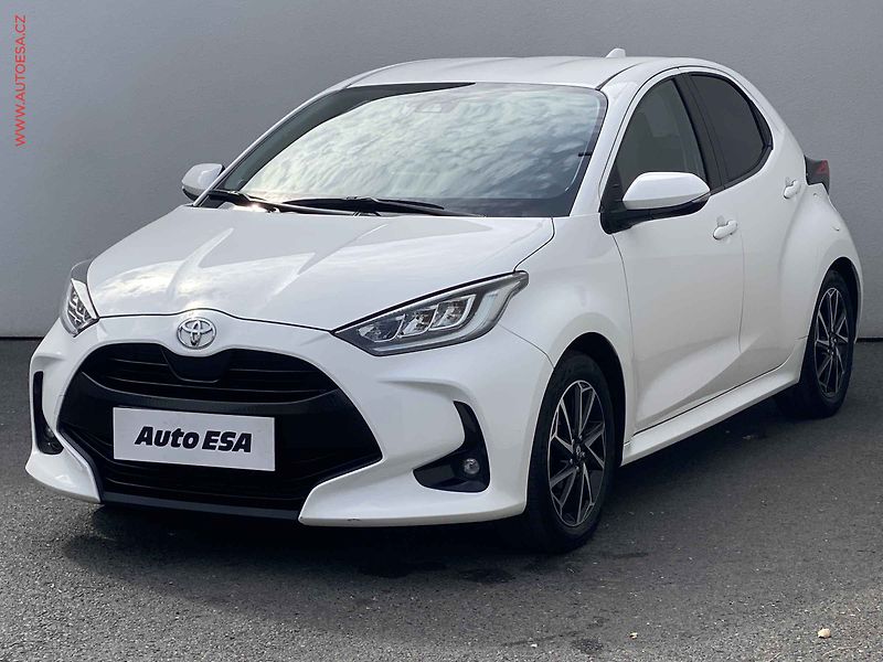 Toyota Yaris (2021) 1.5 VVT-i, ČR, Dynamic - fotka 3 z 15