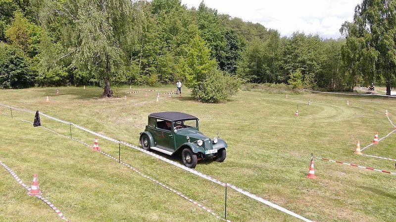 Ve Varnsdorfu se potkali majitelé několika desítek automobilových veteránů.