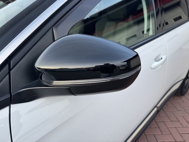 Peugeot 5008 (2020) 1.5 BlueHDi GT-Line LED Kamera - fotka 46 z 50