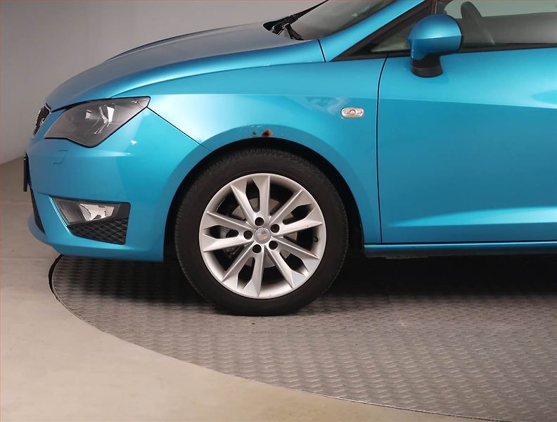 Seat Ibiza (2013) 1.2 TSI, Tempomat - fotka 14 z 17
