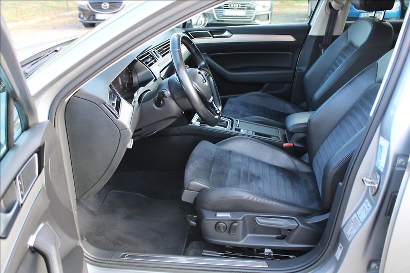 Volkswagen Passat 2,0 TDi  DSG, 4x4, HIGHLINE - fotka 16 z 31