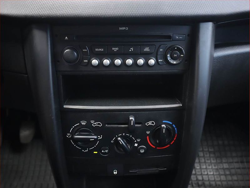 Peugeot 207 (2008) 1.4 VTi, Serv.kniha, po STK - fotka 12 z 14