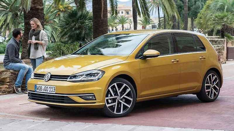 Porovnání prvního a posledního Volkswagenu Golf.