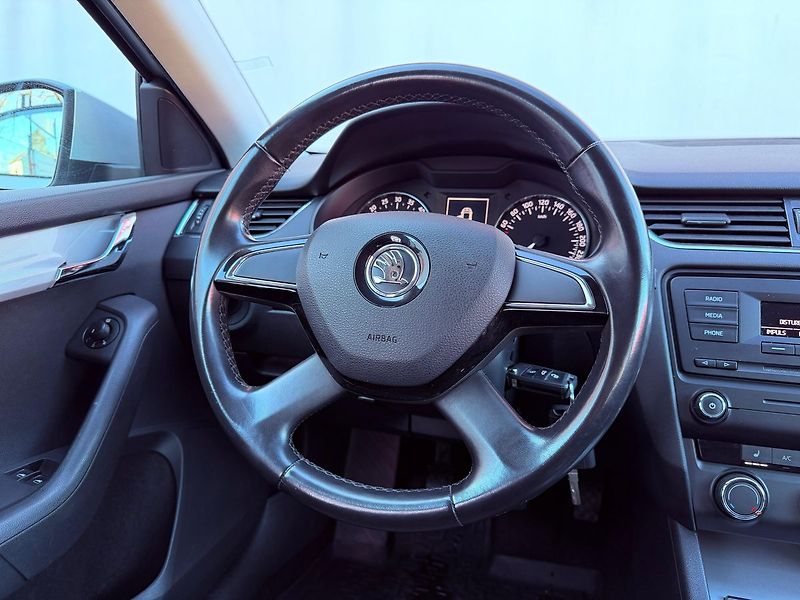 Škoda Octavia 1.6 TDi Ambition Fresh, ČR - fotka 16 z 23
