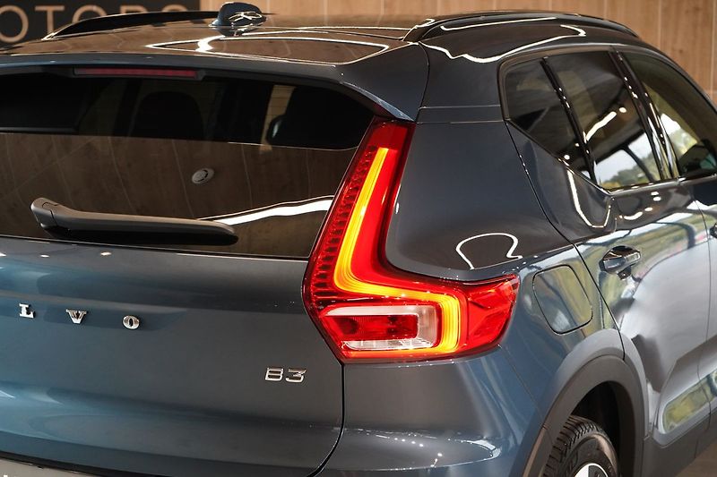 Volvo XC40 B3 Plus Dark, ACC, BLIS - fotka 9 z 43