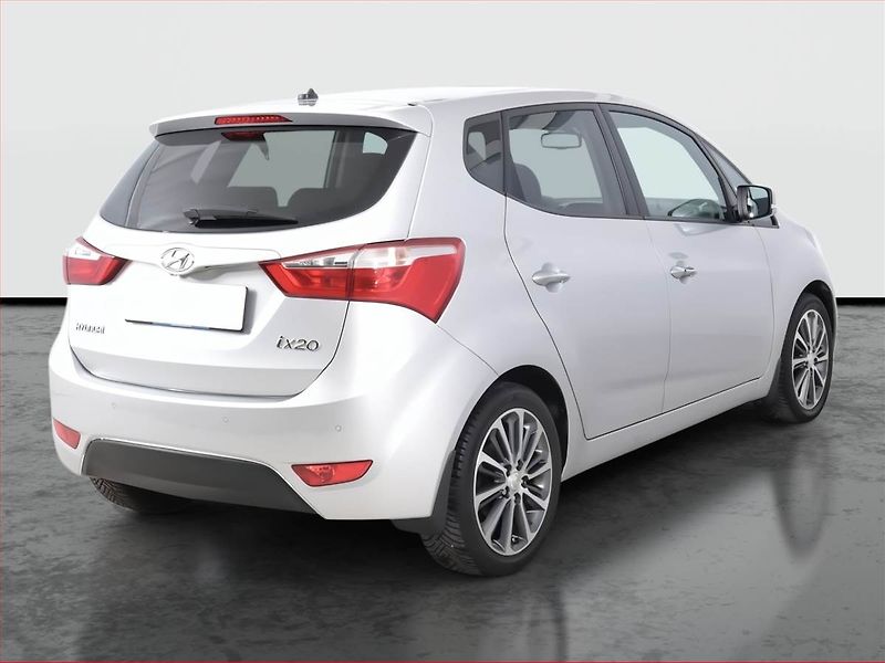 Hyundai ix20 (2015) 1.6 CVVT, Navi, Tempomat - fotka 5 z 16
