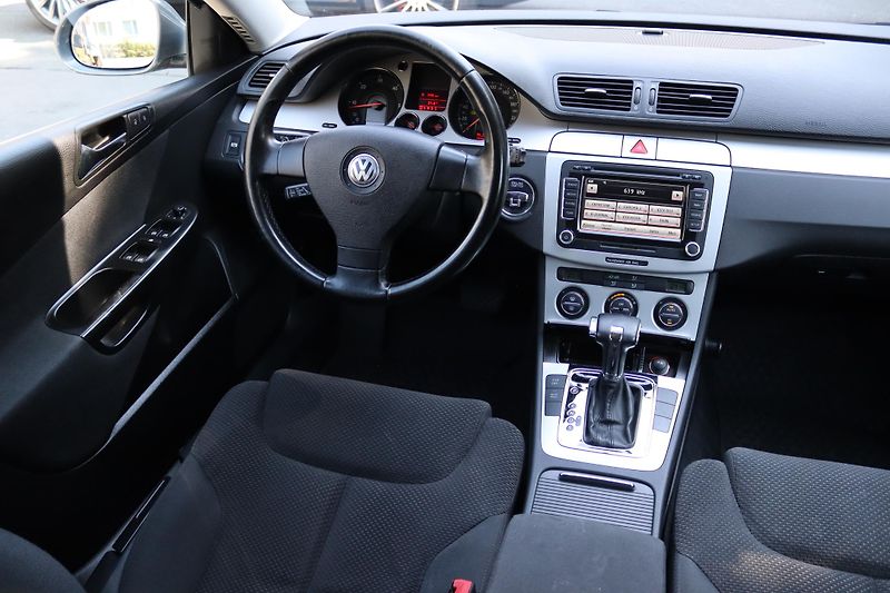 Volkswagen Passat VARIANT 2.0TDI DSG 103kW - fotka 36 z 50
