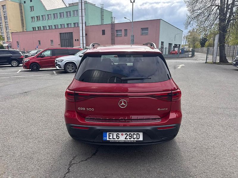 Mercedes-Benz EQB (2024) 300 4MATIC - fotka 6 z 19