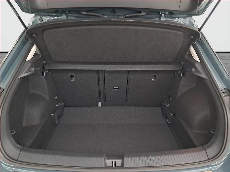 Volkswagen T-Roc (2025) 1.0 TSI - fotka 12 z 19