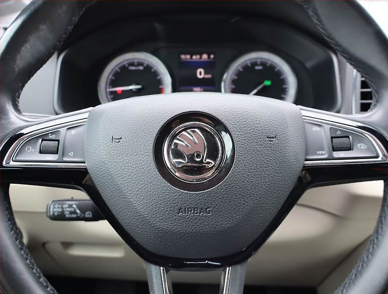 Škoda Karoq (2018) 1.6 TDI, Automat, Serv.kniha - fotka 17 z 19